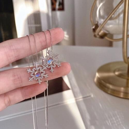 Blue Moonstone Snowflake Pendant Necklace Fashion Clavicle Chain Girl Best Friend Gift Necklace For Women