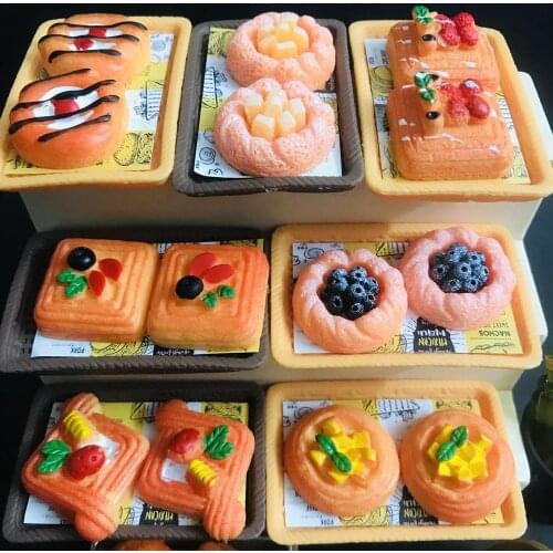 NEW Mini Simulation Resin Pretend Food 1:6 Dollhouse Miniature Bread Pie Tray for BJD Doll House Kitchen Play Toys