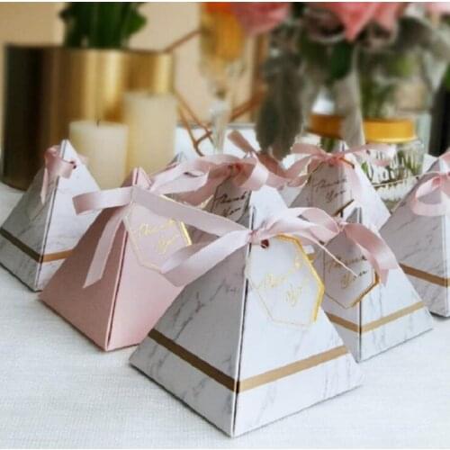 HGHO 100Pcs Wedding Candy Box Triangular Pyramid Marble Candy Box Europe Style Wedding Favors and Gifts Boxes with Ribbon