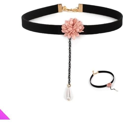 Wholesale 10 velvet belt with flower pendant necklace ladies fashion romantic pop style clavicle necklace 2 colors 2021 new