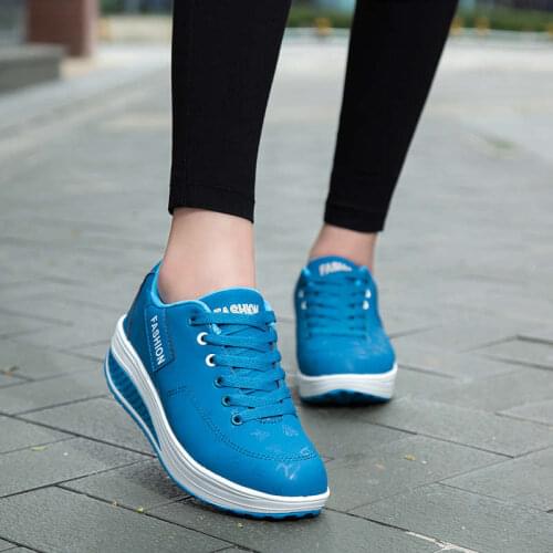 Lightweight Sneakers Women Sports Platform Big Size Womens Running Shoes Low Top Flat Woman Sport Shoes Mesh Womens Tennis H6