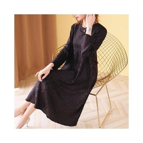 HOT SELLING Miyake fashion fold round collar solid dress with long sleeve the applique loose dress IN STOCK