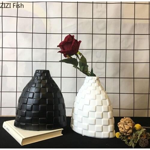 White Checkered Ceramic Flower Vase Simplicity Porcelain Vases Flowers Arrangement Abstract Tabletop Decoration Crafts Ornaments