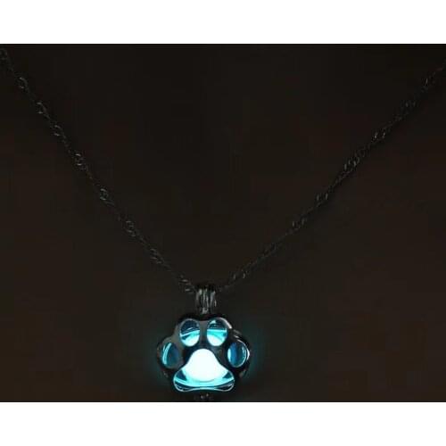 2020 Charm Luminous Glowing In The Dark Moon Dog Paw Shaped Pendant Necklace For Women Gifts Cat Claw Necklace Fashion Jewelry