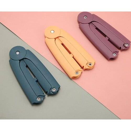 Mini Portable Travel Foldable Plastic Hanger With Non-slip Groove For Home Storage Products For Outdoor Camping And Hiking