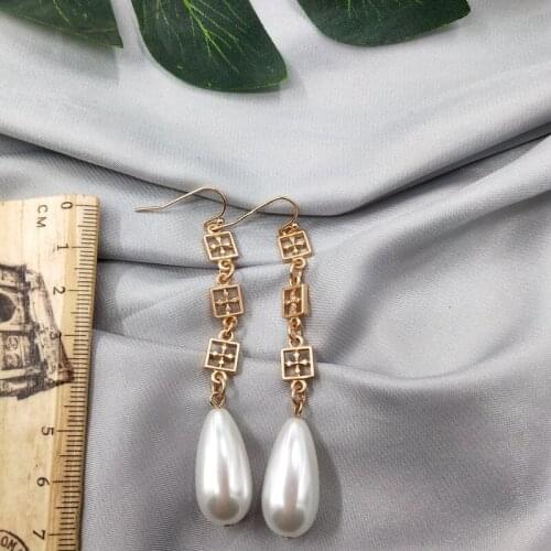 Character aristocratic temperament of Europe and America pop web celebrity fashion stud earrings A54