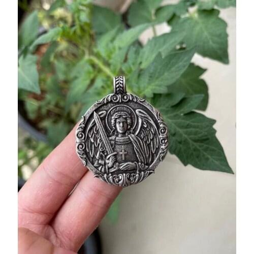 1pcs Archangel St.Michael Protect Me Saint Shield Protection viking Charm pendants