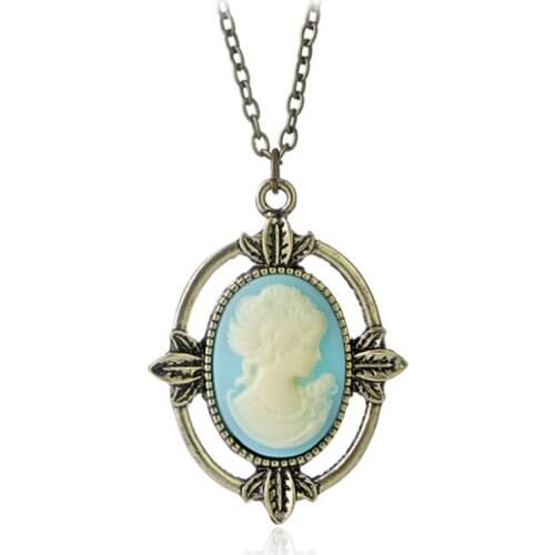 Katherine Necklace Vampire Diaries Cameo Queen Pendant Vintage Resin Necklace Girls Fans TVD Jewelry Cosplay Costume Wholesale
