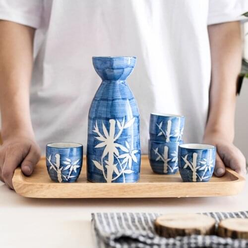 Japanese Sake Set with Four Mugs Lucky Cat Ceramic Crafts Wine Pot Mugs Home Decoration Cups porcelain Bottle for Drinking