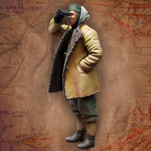 1/35 Officer with a telescope, Resin Model Soldier GK, World War II military theme, Unassembled and unpainted kit