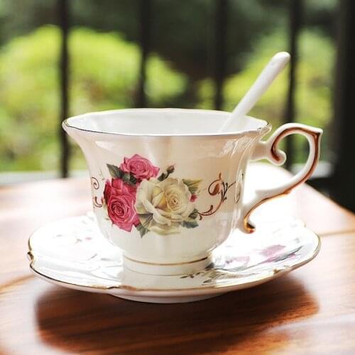 Bone China Coffee Cups Flower Royal Cups And Saucer Set Gold Rim European Luxury Breakfast Tea Mug Xicara Home Dinner Set DE50BD