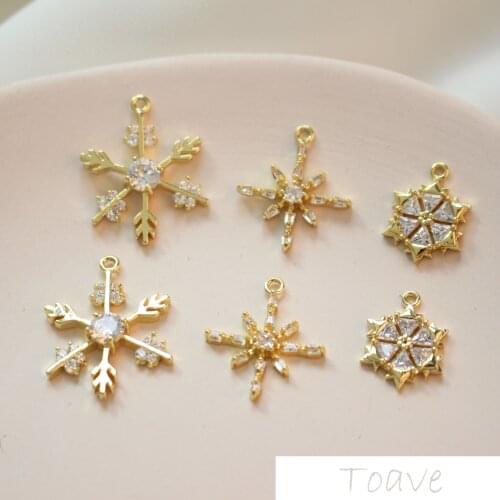 Fall/winter snowflake copper plated 18K gold inlaid zircon snowflake pendant diy earrings bracelet necklace material