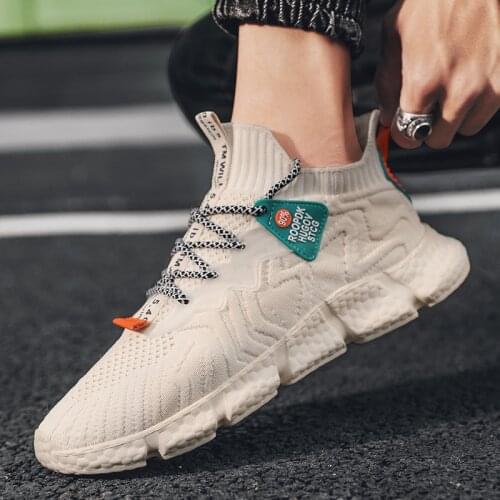 Fashion Male Shoes Designer Sneakers Yeezye Men Flying Woven Trend Damping Sports Shoes Blade Trainer Mens Shoes Tenis Feminino