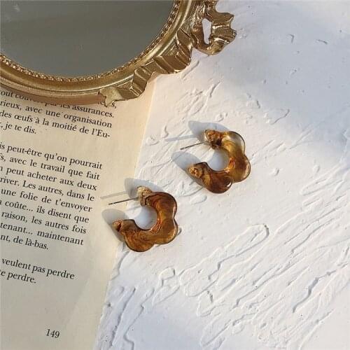 AOMU Trendy Vintage Brown White Acrylic Flower Earrings Simple Temperament Transparent Cute Stud Earrings For Women Jewelry