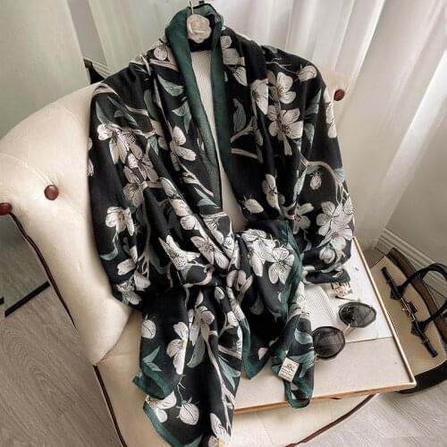 Luxury Brand 2021 Autumn Winter Women Scarf Beach Shawl Cotton Lady Fashion Flower Scarves Bandana Pashmina Wrap Hijab Muffler