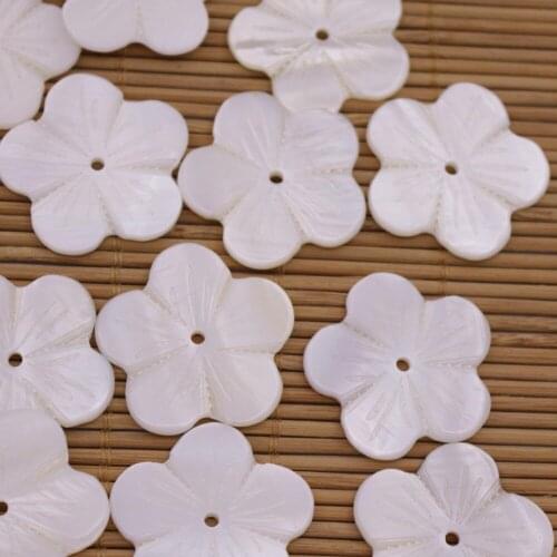 50PCS 30mm Flower Shell Charms Natural White Mother of Pearl Jewelry Making