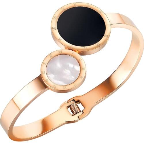 CYUE Wholesale European Stainless Steel Bracelet Bangle With Pearl Oysters For Women Fashion Jewelry Gift B023