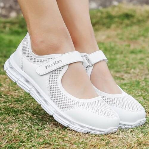 Large Size Breathable Mesh Lady Ladies Sport Shoes Sneakers Women Running Shoes White Sports Shoes Trainers 2021 Tenid GMB-1736