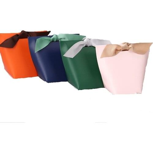 50pcs Paper Box Upscale Pure Pink Blue Candy Box with Ribbon Wedding Favors Gift Box Package Birthday Party Favors Bags