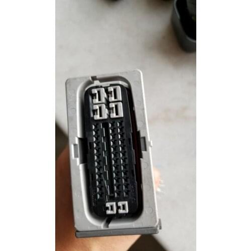 1pcs 2013 prius abs pump connector 8281-47190 2019 F-PACE car connector