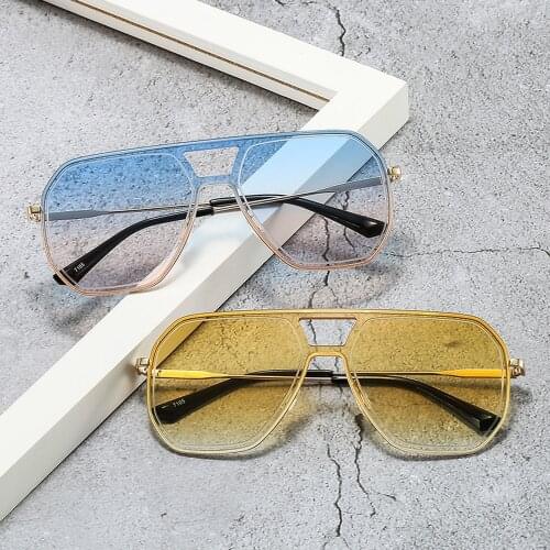 High Quality Oversized One-piece Sunglasses Women Men Personality Versaitile Eyewear Celebrity Style Sun Glasses Female Tourism