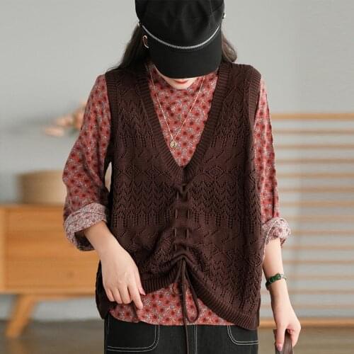 Johnature Women Cotton Vest V-Neck Sleeveless Belt Hollowed Out Solid Color Loose Vest 2021 Autumn New Vintage Fashion Clothing