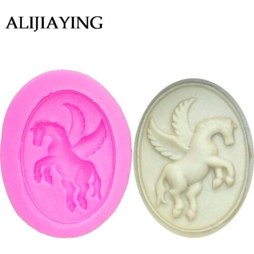 M1103 Pegasus Horse with Wings Fondant Cake Molds Chocolate Mould for the Kitchen Baking Sugarcraft Decoration Tool