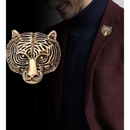 New Vintage Animal Wolf Brooche Rhinestone Collar Pins Badge Brooches Fashion Suit Shirt Clothing Jewelry for Men Accessories