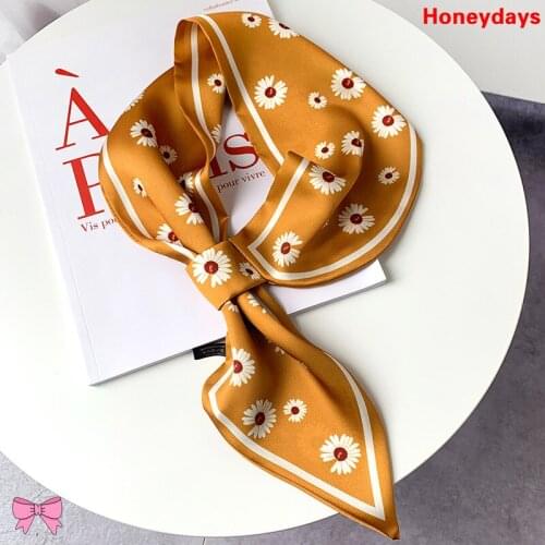 Fashion Small Daisy Silk Scarf Office Lady Neck Scarves Holiday Sunscreen Silk Scarf Female Socket Scarfs Ladies Neckerchief