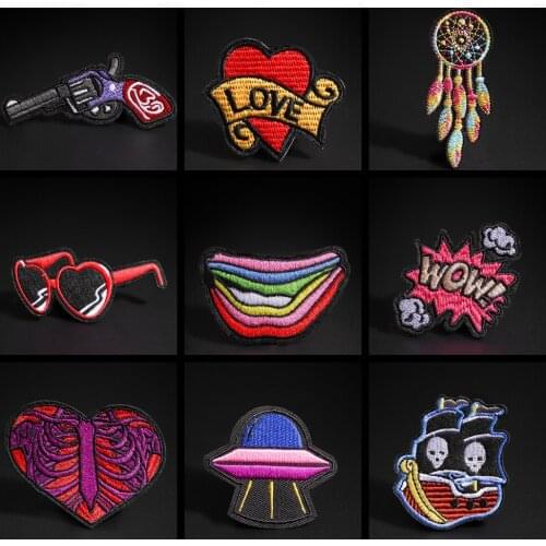 1 PCS Glasses Parches Embroidered Iron on Patches for Clothing DIY Stripes Clothes Heart Love Stickers Custom UFO Sapce Badges