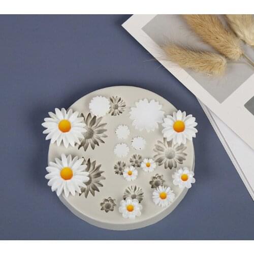 Daisy Silicone Mold for Fondant Cake Decorating Cupcakes Sugarcraft Cookies Candies Cards and Clay Bakeware Tools AX1408