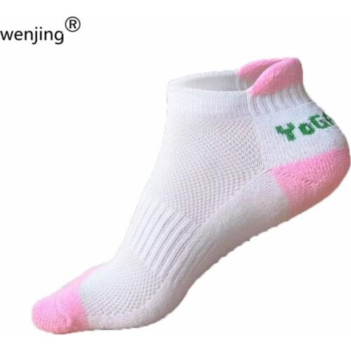 Wjys02 wholesale 2 pairs Women Adults Age Group and Unisex cotton Silicone anti slip socks