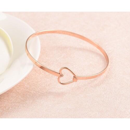 Wire Bracelet Femme Heart Connect Bangle 316L Stainless Steel Bangles Simple Love Heart Bracelets for Women