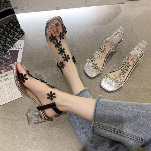 Fashion sandals womens Korean version flower diamond thick heel one line with elastic foot high heel sandals