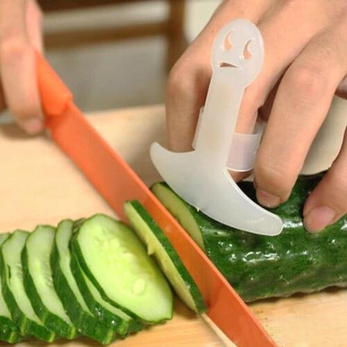 2021 Plastic Smiley Finger Protector Vegetable Knife Cutting Safety Tool Useful Finger Guard Hand Protector Kitchen Tools