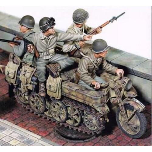 Four American resin soldiers in World War II 1:35