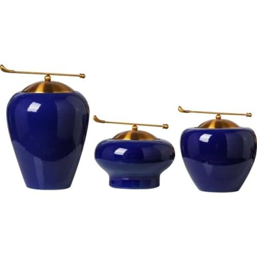Creative Ceramics Vase with Gold Lid Storage Ginger Jar Decorative Cans Retro Jingdezheng Crafts Accessories Blue Candy Jar