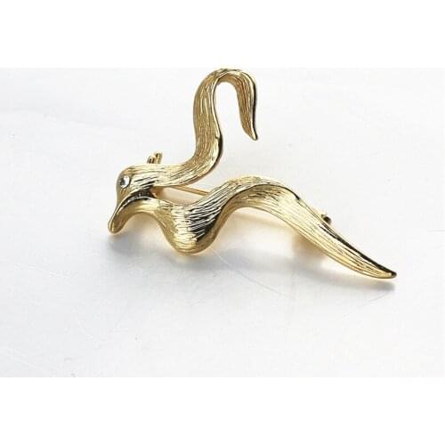 Free shipping New Japanese and Korean style fashion simple electroplating yellow alloy peace pigeon personality brooch
