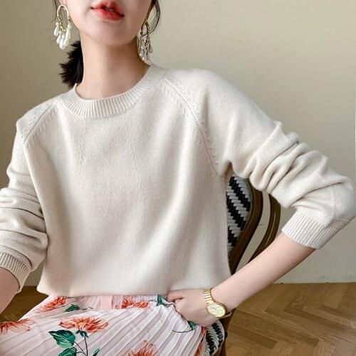 Womens raglan sleeve sweater 2020 autumn and winter new loose top round neck pullover bottoming sweater
