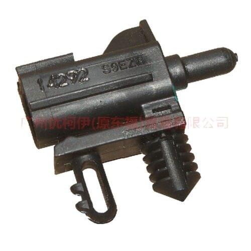 Original car outdoor temperature sensor for Ford Fiesta Mk7/ FORD ESCORT /Ford Kuga MK2 / MONDEO/Ford Edge MK2/Ford focus mk3