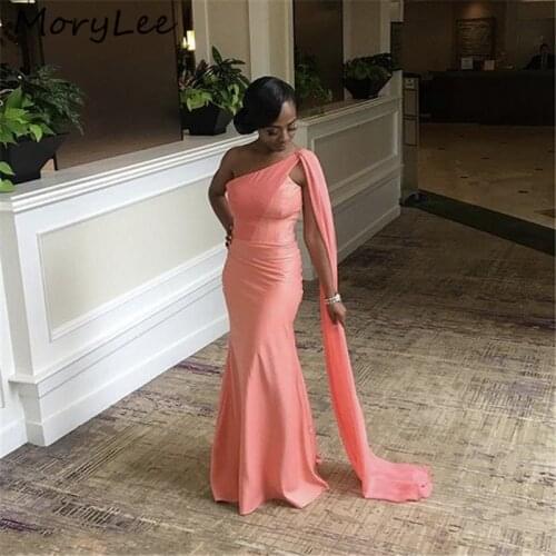 Mermaid Bridesmaid Dresses One Shoulder Floor Length Sweep Train Mermaid Satin Pleated Wedding Party Bridemaid Dresses