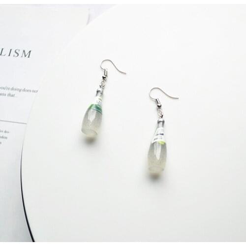 Cute Acrylic Beer Bottle Earrings Simulation Resin Wine Drink Bottle Fashion Creative Jewelry Girls Drop Earrings Party Gifts