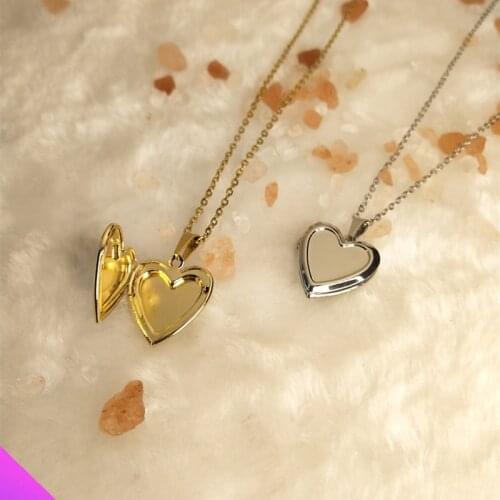 Christmas gift heart-shaped photo frame box pendant necklace flat glossy photo box necklace lady classic jewelry 2 colors
