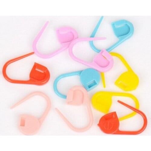 100Pcs Plastic Small Pin Color Mark Buckle Knitting Needle Clip Craft Crochet Locking Stitch Weaving Tool Accessories for Sewing