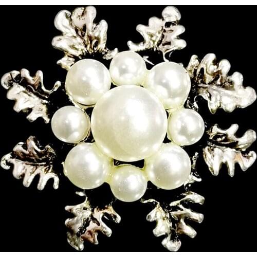 RSHCZY Fashion Jewelry High Quality Vintage Silvery Brooch Imitation White Pearl Flower Pins For Women Wedding Accessories