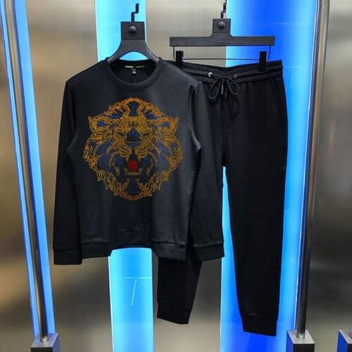 Very Unique Brand Plus Velvet Fashion Mens Winter European Tracksuit Lion Head Diamond Sets Warm Pullover