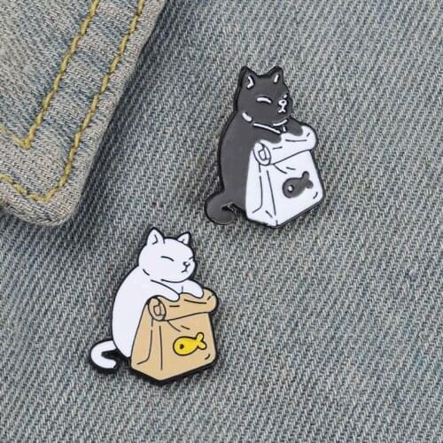 Feed Myself Enamel Pins Cute Black White Cats Dried Fish Bag Brooches Lapel Badge Cartoon Animal Jewelry Gift for Kids Friends