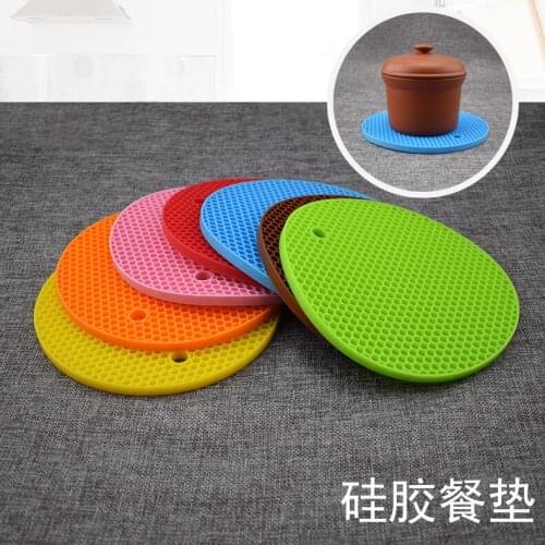 1 piece 8 Mm Thick Insulating Silica Gel Cushion Round Honeycomb Anti-skid Waterproof Table Cuppad