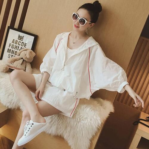 2020 Casual Fashion 2 Pcs Set Women V Neck Long Sleeve Loose Top + High Waist Hip Elastic Wide Leg Shorts Wild Sweat Suits WF178