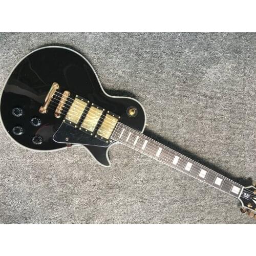 2020 High-quality 6-string electric guitar, rosewood fingerboard, gold hardware, with 3 black pickups, free shipping